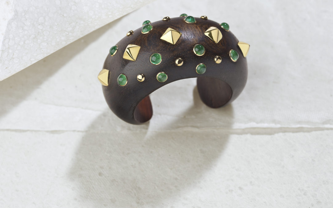 Bracelet Trianon en bois d’ébène, or et émeraudes