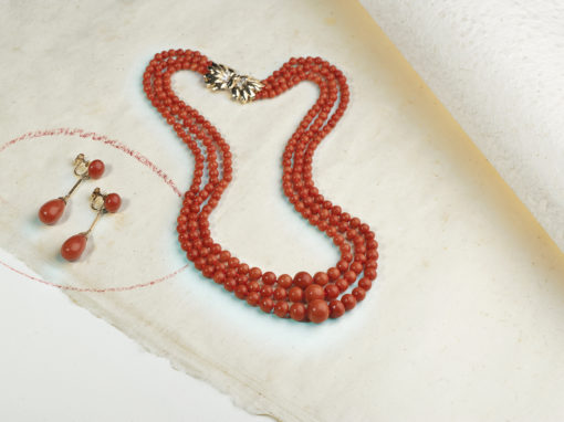 Parure époque 1950 corail, or et diamants