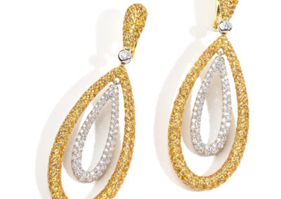 Boucles d’oreilles or jaune, diamants jonquille et blanc