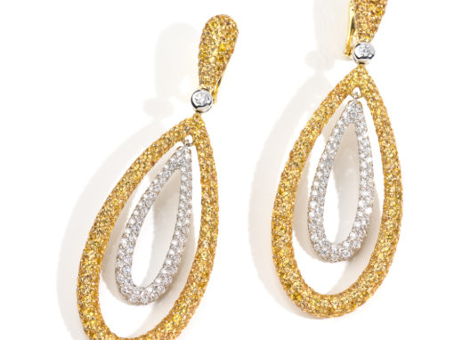 Boucles d’oreilles or jaune, diamants jonquille et blanc