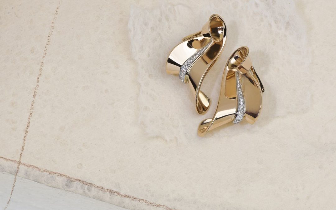Boucles d’oreilles époque 1940 en or rosé et diamants